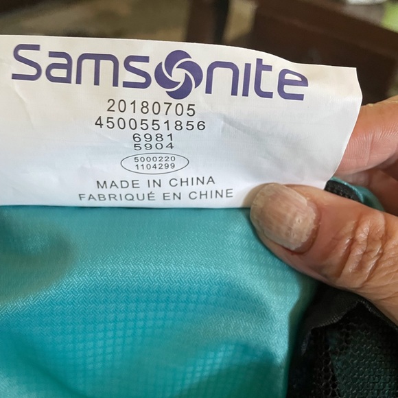Samsonite Set of Three Travel Bags NWOT - Picture 2 of 8